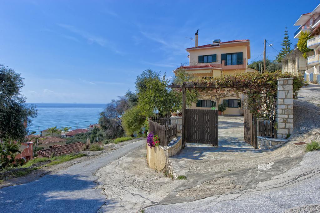 Villa Giovanni Paralia Vrachou Eksteriør billede