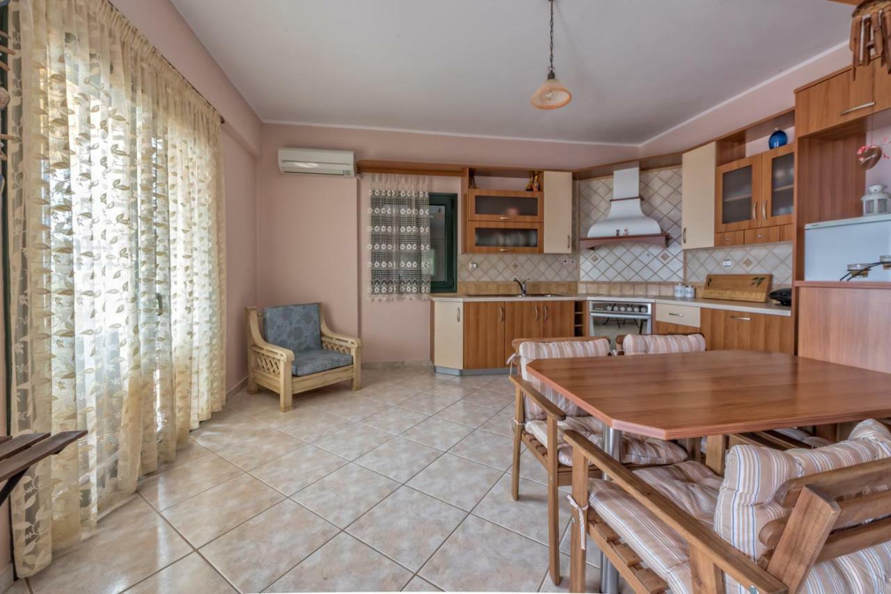 Villa Giovanni Paralia Vrachou Eksteriør billede