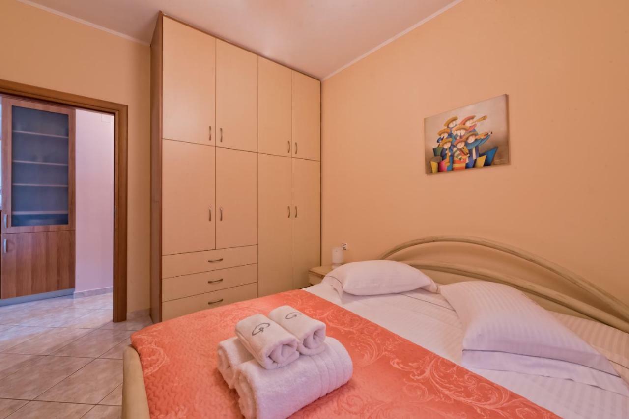 Villa Giovanni Paralia Vrachou Eksteriør billede