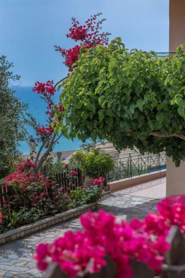 Villa Giovanni Paralia Vrachou Eksteriør billede
